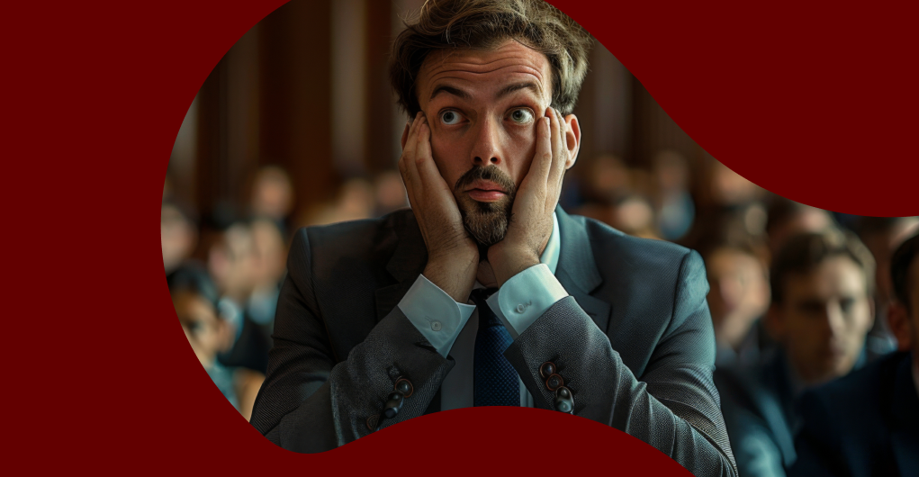O profissional que achou que já sabia tudo Existe uma armadilha sutil no sucesso: a sensação de que chegamos lá. Depois de alguns anos de experiência, títulos e cargos, muitos profissionais começam a acreditar que a curva de aprendizado se estabilizou. A rotina dá conta, os resultados aparecem, a zona de conforto ganha o nome elegante de maturidade. Mas o mercado não dorme. A cada trimestre surgem ferramentas, métodos e paradigmas que transformam completamente o que ontem parecia definitivo. E quem não acompanha, mesmo sem perceber, começa a perder fluência na própria área. O que antes era confiança vira teimosia, o que era rotina vira rigidez. E quando o cenário muda — como sempre muda —, o profissional que parou de aprender se vê estrangeiro dentro da própria carreira. Aprender de novo não é um luxo, é um ato de sobrevivência. O mercado não está mais procurando quem sabe muito, mas quem aprende rápido. O conhecimento, sozinho, venceu o prazo de validade. A diferença agora é comportamental: quem tem o hábito da educação continuada transforma o desconhecido em oportunidade. Atualiza-se antes de precisar. Como aponta estudo da ESEG sobre educação continuada (https://blog.eseg.edu.br/educacao-continuada-e-sua-importancia/), estar alinhado com as constantes transformações do mercado permite que profissionais se adaptem melhor às mudanças e até mesmo se antecipem a elas, ampliando suas chances de crescimento profissional e empregabilidade. Enquanto alguns esperam o próximo curso obrigatório da empresa, outros buscam especializações, pós-graduações, MBAs e formações que expandem repertório e redes de relações. Não só pelo certificado, mas pelo que ele representa: a disposição de continuar relevante. O equívoco do conhecimento estático Durante muito tempo, a educação foi vista como uma fase que antecedia a vida profissional. Estudava-se para trabalhar, e depois, supostamente, aplicava-se o que aprendeu até a aposentadoria. Essa lógica ruiu junto com o conceito de estabilidade. Hoje, a carreira é uma espécie de organismo vivo: cresce, muda de forma, reage ao ambiente. O diploma é só a primeira camada de um longo processo. O aprendizado virou um ciclo, não uma linha reta. E quem entende isso, se reinventa com naturalidade. A educação continuada funciona como musculação cognitiva. Mantém o raciocínio elástico, o olhar curioso e a mente aberta. Segundo pesquisa da Unicesumar (https://www.unicesumar.edu.br/blog/educacao-continuada/), a educação continuada é um processo de aprendizado contínuo cujo propósito é atualizar ou aperfeiçoar as habilidades e os conhecimentos de um indivíduo, permitindo que o profissional potencialize as suas competências. Estudar não é um sinal de falta, mas de potência. Quem está em movimento intelectual não teme o novo, porque já o incorporou como rotina. Essa é a diferença entre reagir e antecipar. E é isso que separa profissionais que sobrevivem de profissionais que lideram. Aprender virou sinal de liderança Em um mundo onde o conhecimento se multiplica em escala exponencial, não existe mais topo — só movimento. O verdadeiro líder é aquele que segue estudando, não porque precisa, mas porque sabe que cada nova competência aprendida aumenta o alcance da sua influência. É também quem inspira a equipe a fazer o mesmo, criando ambientes de aprendizado coletivo. As empresas que prosperam são as que cultivam essa cultura: menos hierarquia, mais curiosidade. O profissional que estuda continuamente não é o mais ocupado, é o mais preparado. Ele erra melhor, decide mais rápido, e se adapta com elegância às mudanças. Como demonstra análise da Anhanguera sobre empregabilidade (https://blog.anhanguera.com/o-papel-da-educacao-continuada-na-manutencao-da-empregabilidade/), o aprendizado constante aumenta a autoconfiança, melhora as habilidades de resolução de problemas e estimula a tomada de decisões, enriquecendo o repertório cultural e intelectual do indivíduo. O mundo não vai desacelerar para quem parou. Por isso, a pergunta não é mais se vale a pena estudar de novo — é se você pode se dar ao luxo de não fazer isso. Aprender para permanecer Talvez o segredo esteja em trocar a ideia de diploma por ação. Em entender que cada curso, cada pós, cada formação é um degrau de atualização e relevância. E é exatamente isso que a SBCE promove: educação como movimento, conhecimento como energia que não se acumula, se expande. Porque o profissional que aprende continuamente não teme o futuro — ele o constrói, um novo aprendizado de cada vez.